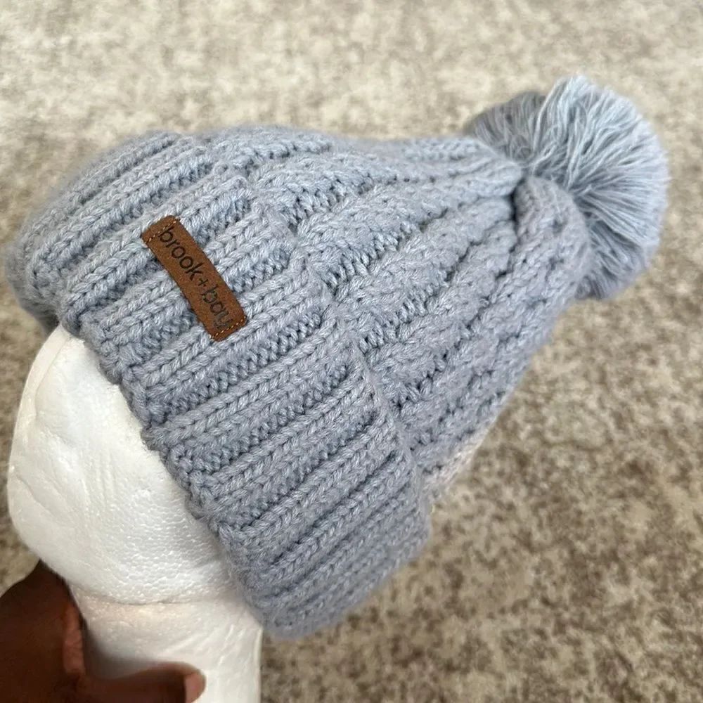 Brook Bay Gray Pom Pom Hat O/S